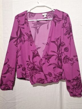3/$20-a new day Violet Pink Floral Wrap Cropped Blouse,sz 10, NWOT